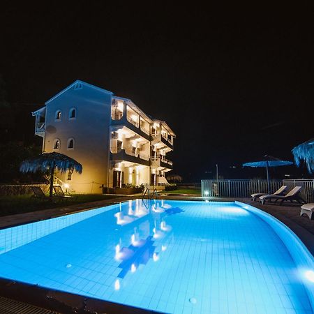 Giorgos Apartments Дассия Экстерьер фото