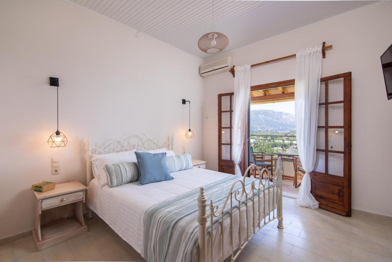 Giorgos Apartments Дассия Экстерьер фото